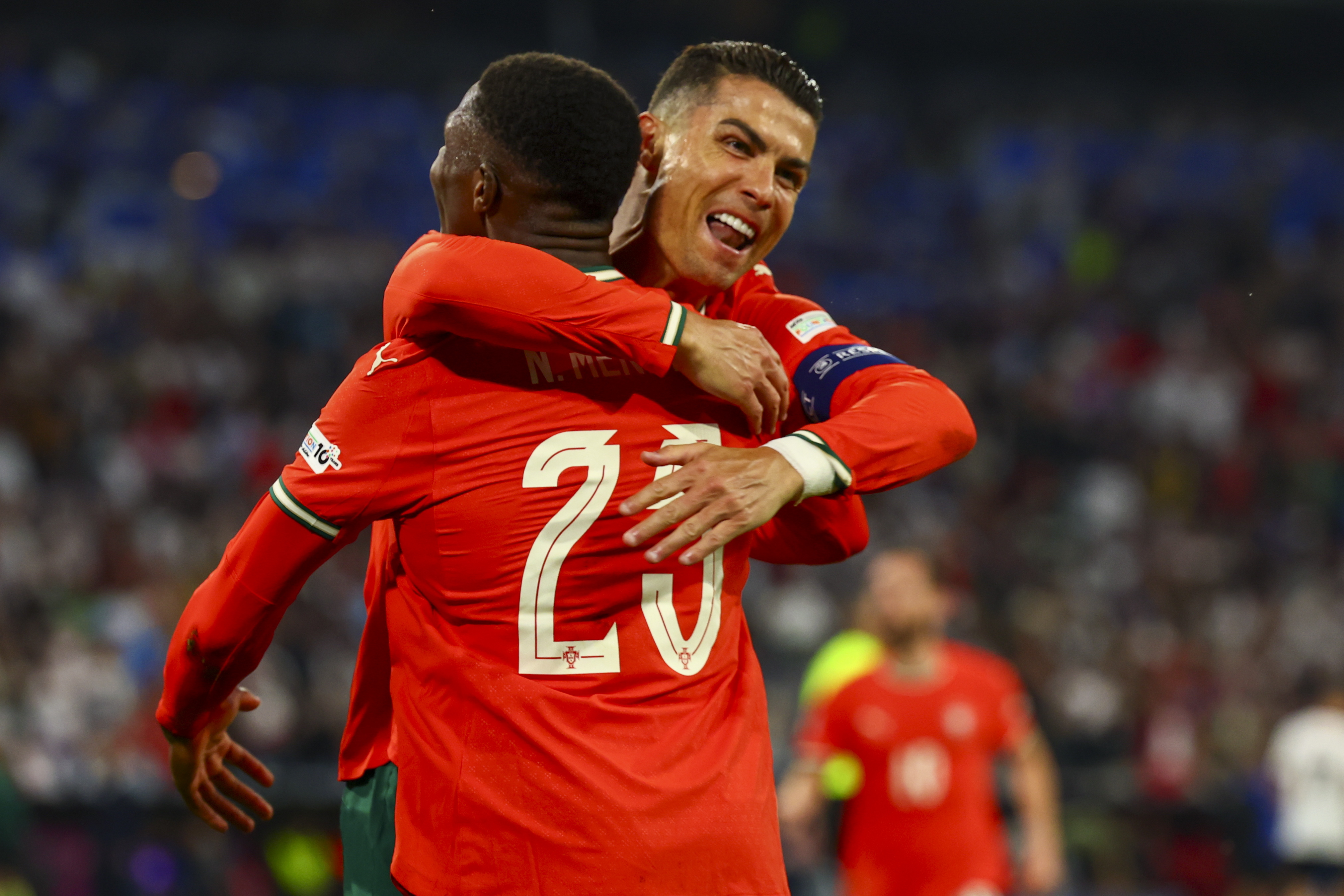 DB官网-欧国联赛开赛在即，球迷期待胜利