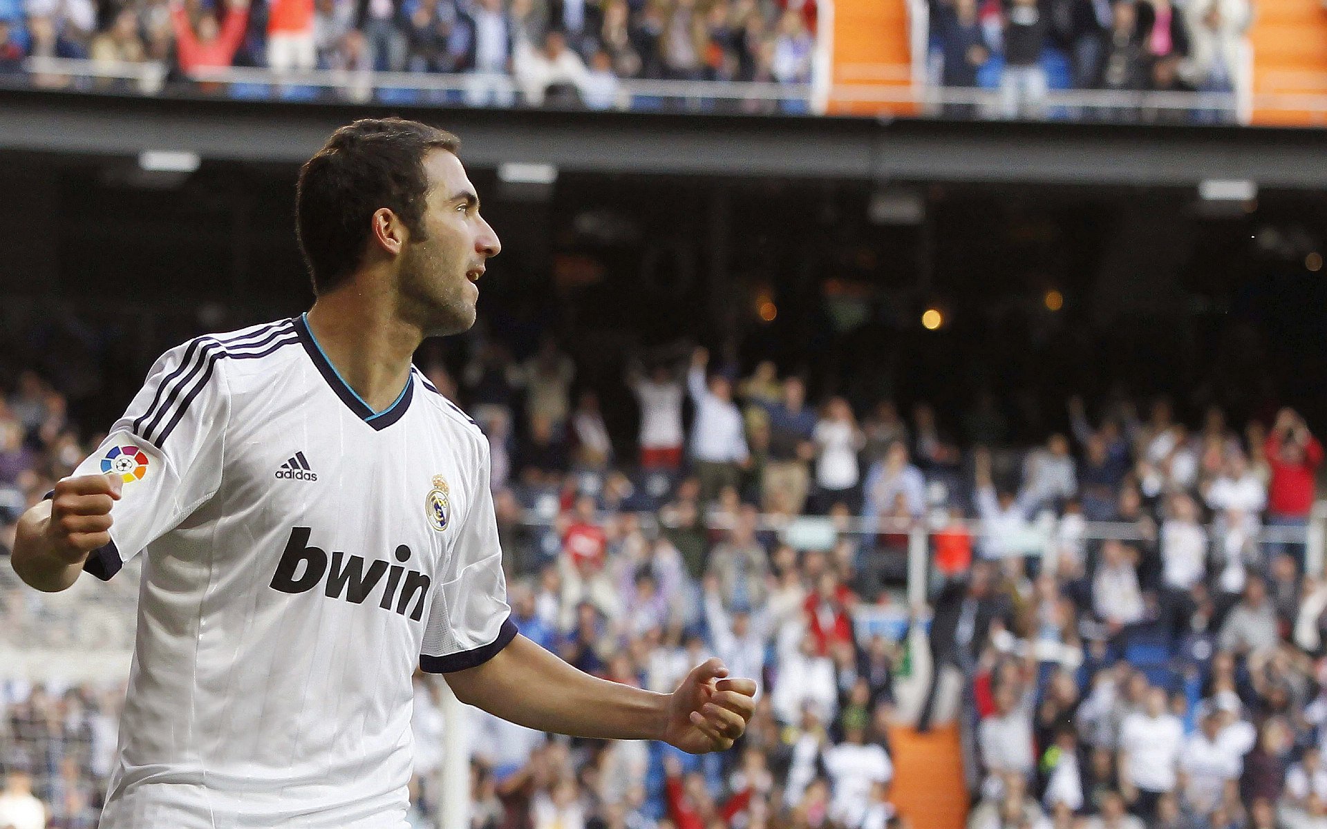 跨界传奇，当广东队封锁老鹰，拉文在欧冠半决赛接管比赛