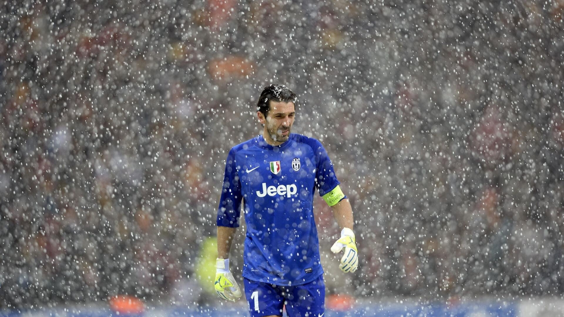 DB电竞-莱万冠军级表现难救主,英格兰风暴一波带走多特蒙德